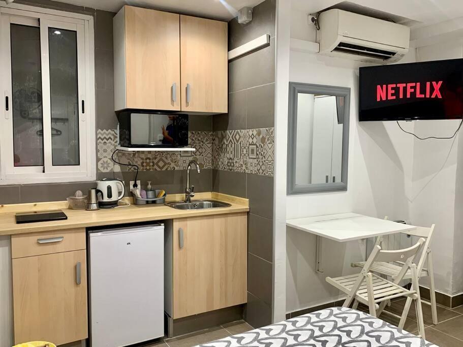 Nice Apartment In Barcelona By Perita Next Metro St T1 Exterior photo