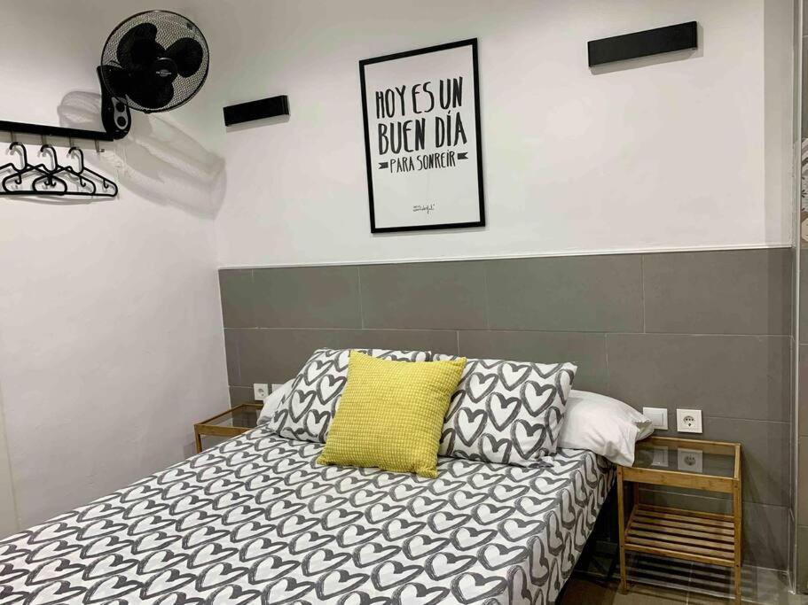 Nice Apartment In Barcelona By Perita Next Metro St T1 Exterior photo