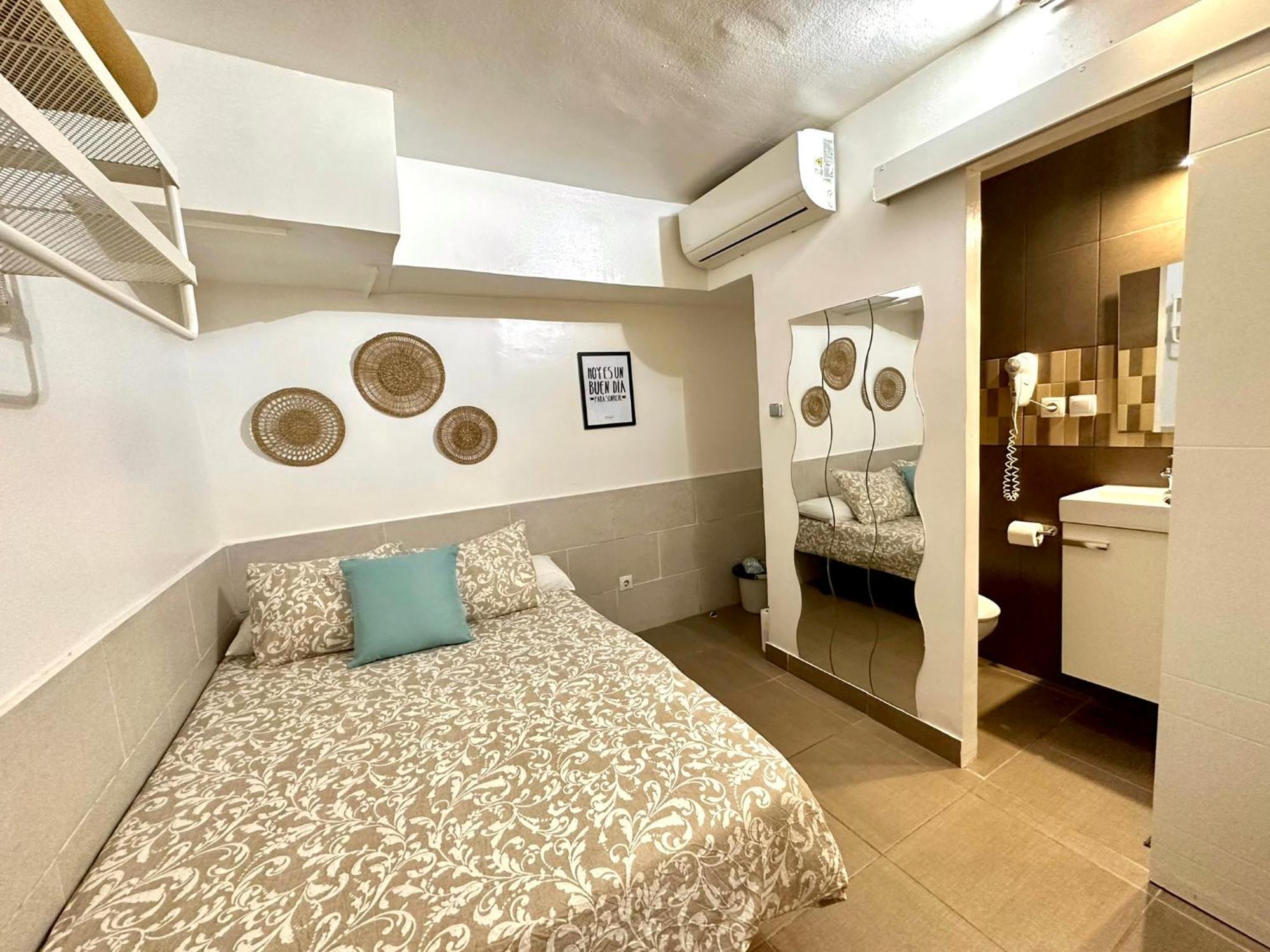 Nice Apartment In Barcelona By Perita Next Metro St T1 Exterior photo